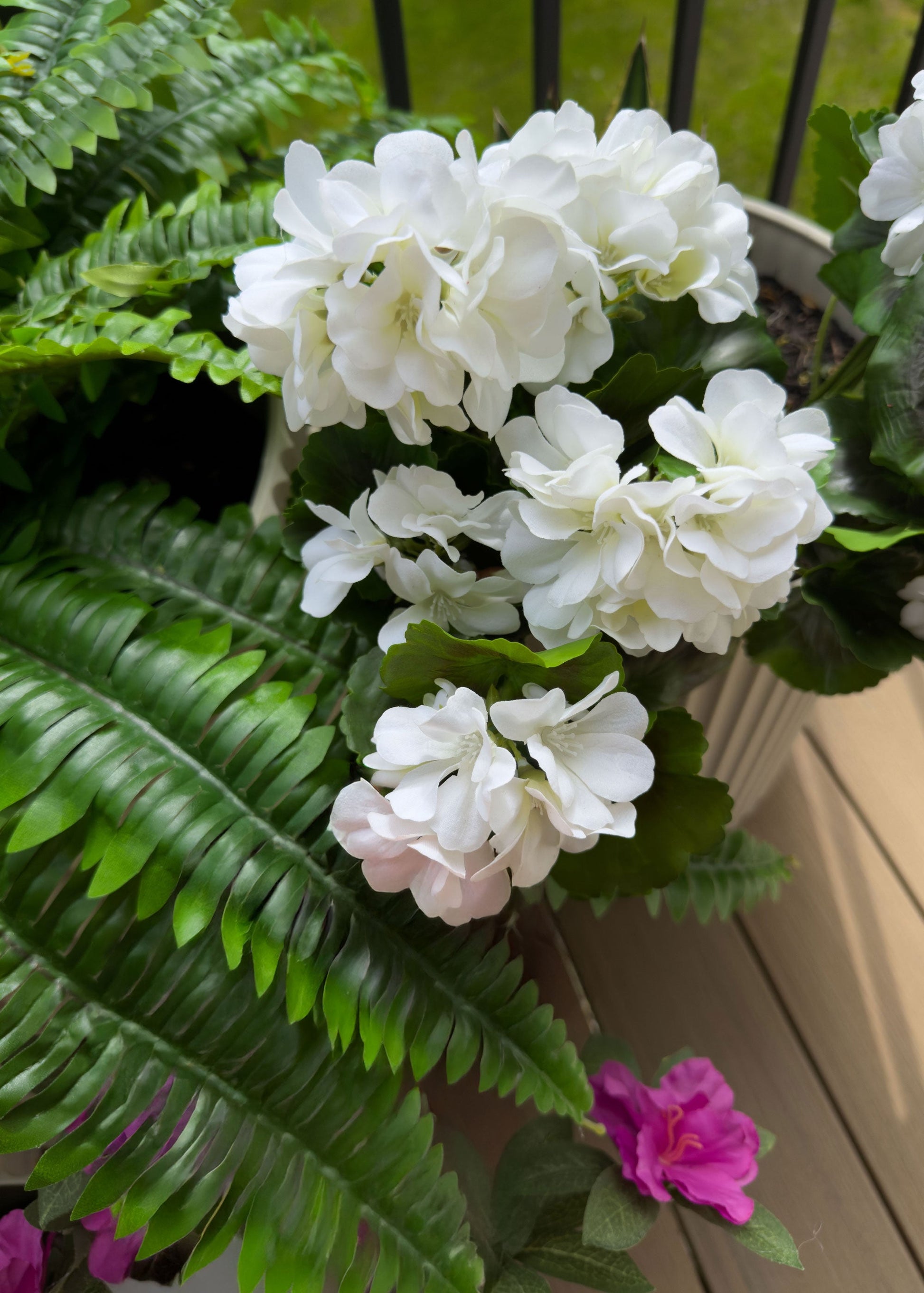 White UV Resistant Indoor/Outdoor Natural Touch Geranium Pick - 17"
