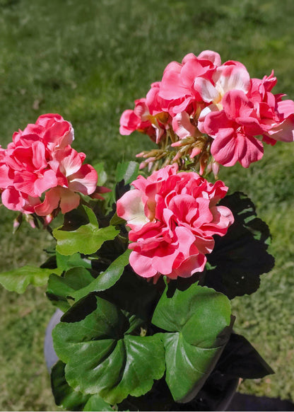 Fake Geranium Indoor/Outdoor Water Resistant Bush in Pink - 19"
