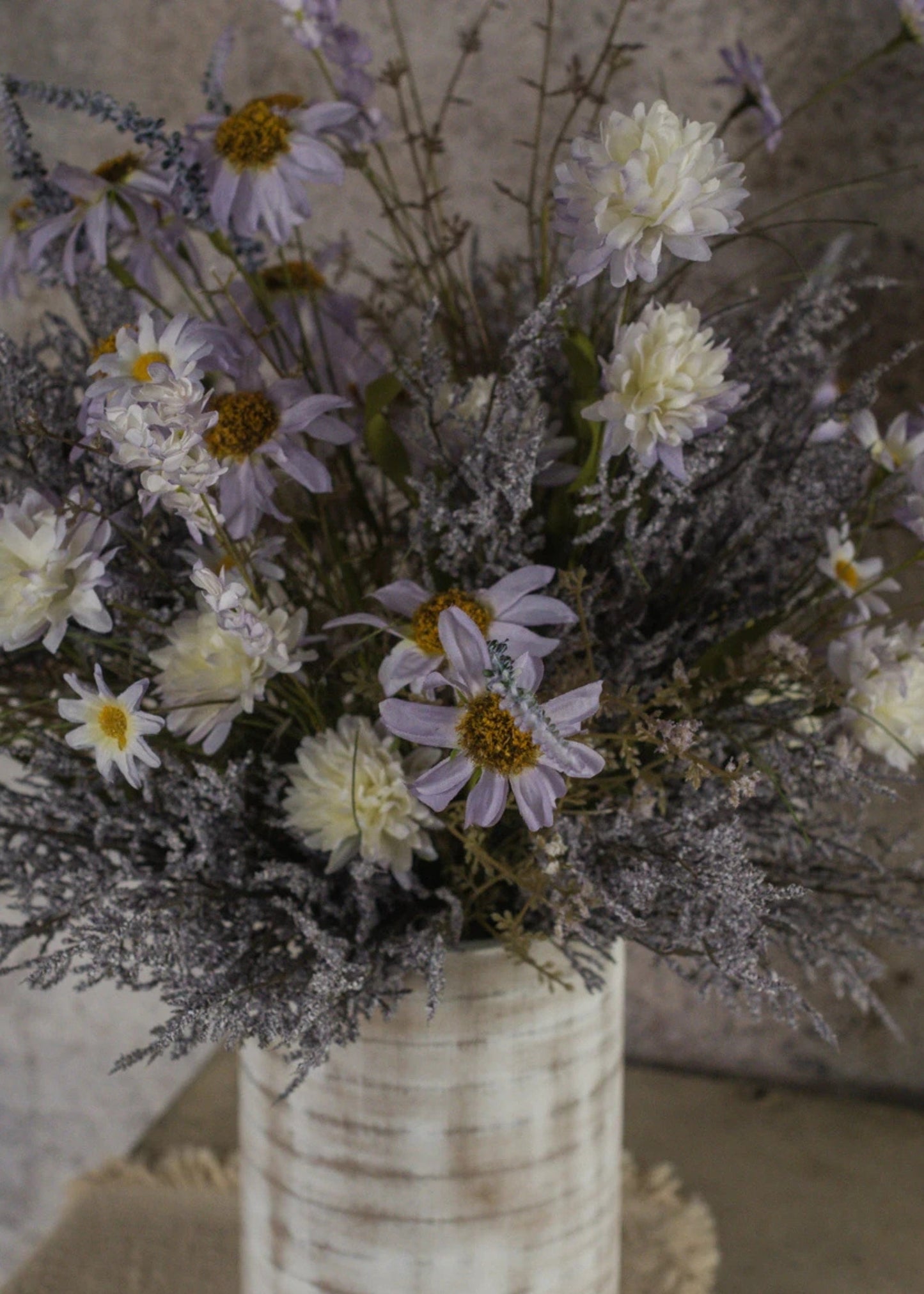 Fake Wildflower Daisy Spray in Pale Lavender - 22.5"