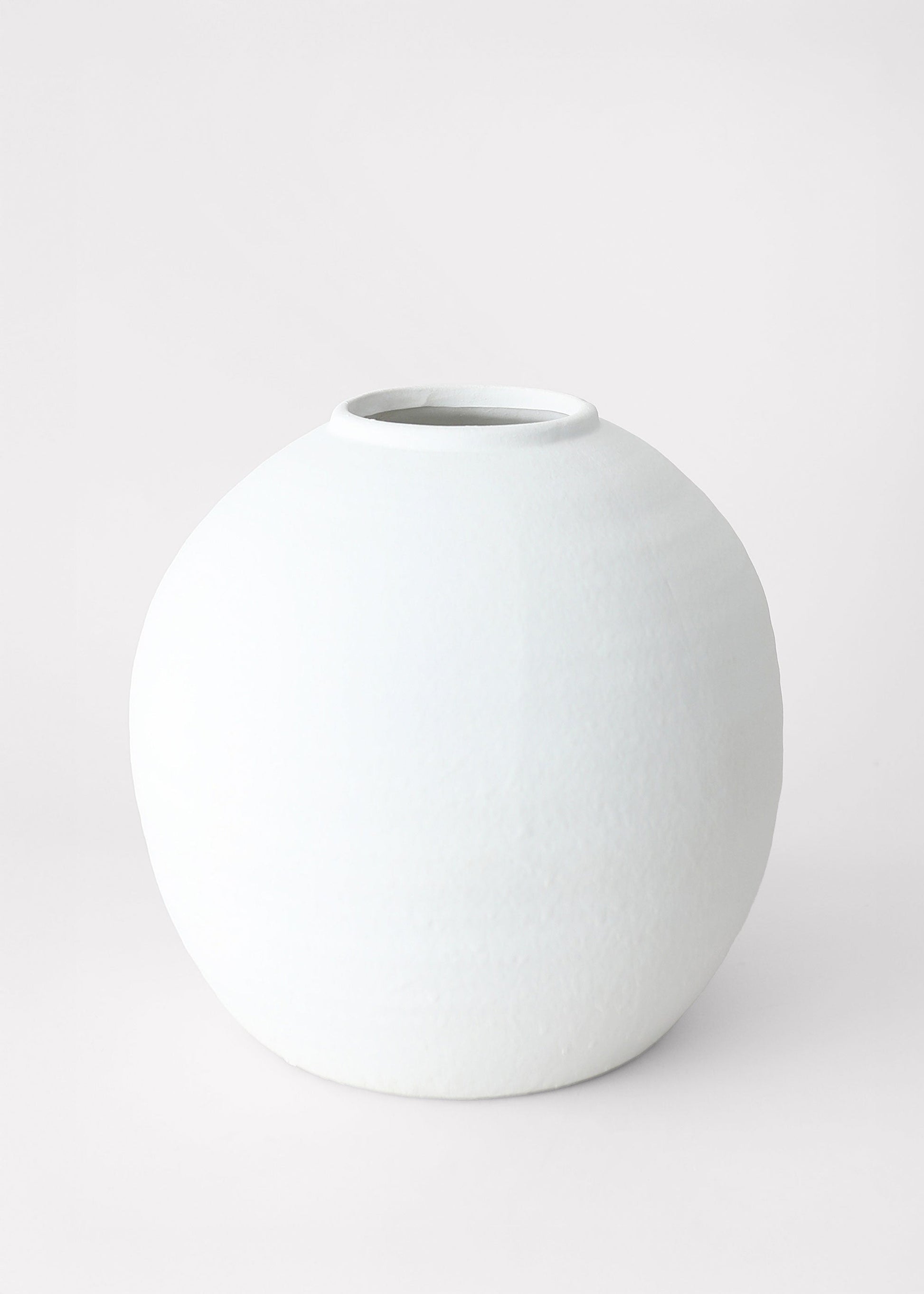 White Concrete Konos Vase - 10.75"